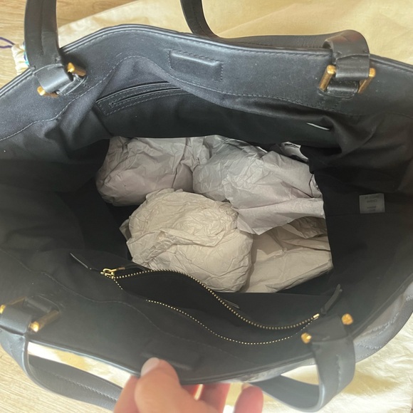 NWOT Tory Burch Gorgia Slouchy Quilted Leather Tote - Picture 7 of 8